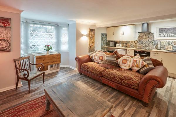 Foto 1: Host & Stay - In The Key Of Sea