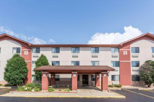 Bilde 7: Super 8 by Wyndham St. Charles