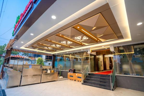 A la foto es mostra l'objecte Hotel New Panchratna situat a la ciutat de Rāhuri.