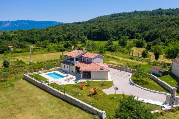 Στη φωτογραφία φαίνεται το αντικείμενο Amazing design villa Aeris with private pool, high level of privacy - WiiBuk που βρίσκεται στην πόλη Šumber.
