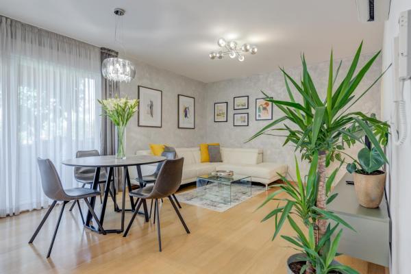 På bilden syns objektet Chris's condo 2 som ligger i staden Split.