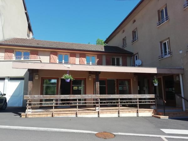 Na fotografii je vidět objekt Auberge des genêts d'or nacházející se ve městě Ranchal.