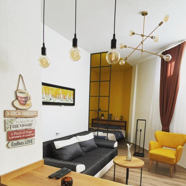 ORA-PRN, studio apartment in the city centre, Priština