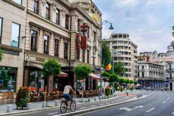 A la foto es mostra l'objecte SUPER CENTRAL - Lovely one-bedroom apartment on Victoriei Avenue situat a la ciutat de Bucarest.