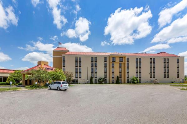 På billedet ses objektet Comfort Inn Alliance beliggende i byen Paris.