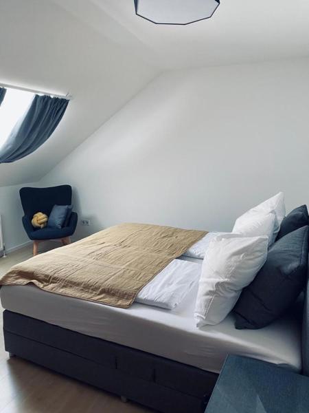 Auf dem Foto ist das Objekt Ferienwohnung im Romantikhof in der Stadt Winden am See zu sehen.