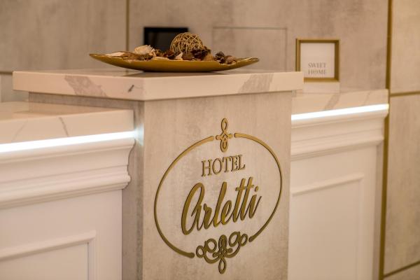 Na zdjęciu widoczny jest obiekt Arletti Hotel położony w mieście Ruse.