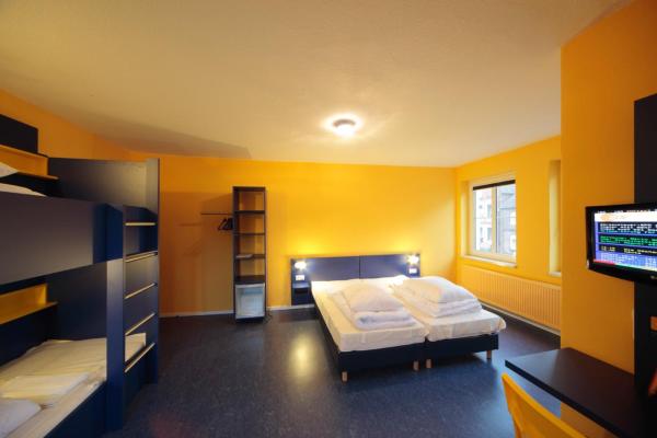 Na foto é possível ver o objeto Bed’nBudget Expo-Hostel Dorms localizado na cidade de Hannover.