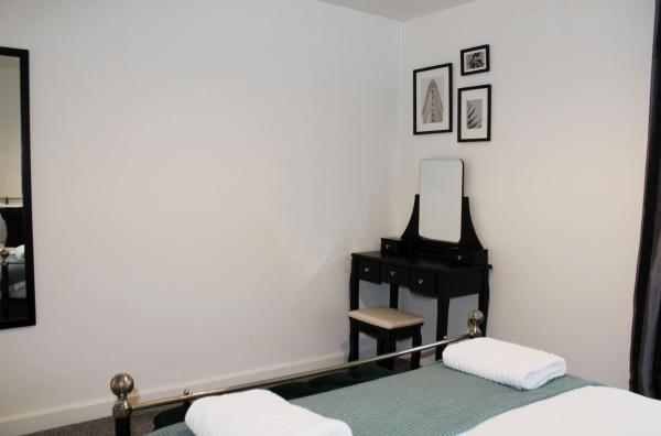 Foto 3: Didcot - Private Flat with Garden & Parking 08