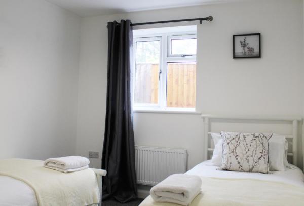 Foto 6: Didcot - Private Flat with Garden & Parking 08