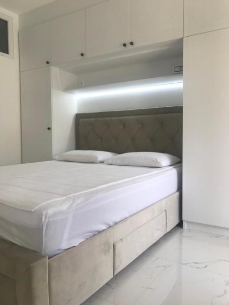 A la foto es mostra l'objecte Adriatic apartman situat a la ciutat de Bečići.