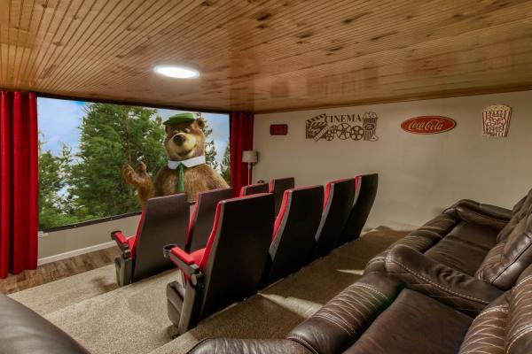 Foto 5: Fun & Games by HoneyBearCabins 2BR/1BA Sleeps 7