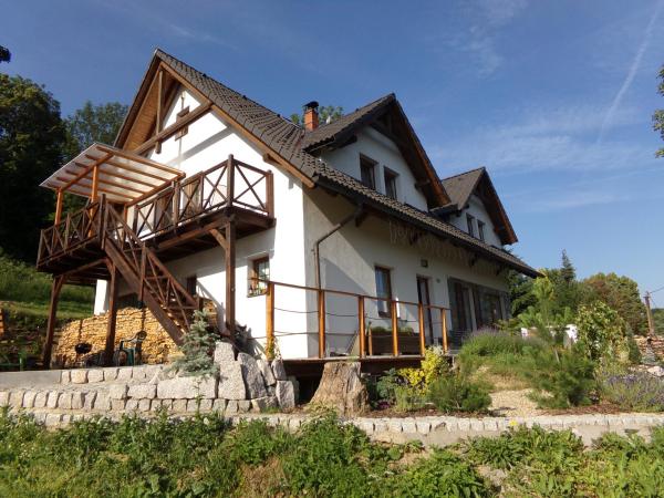 A la foto es mostra l'objecte Motýlí chalupa - luxusní apartmány u Ještědu situat a la ciutat de Šimonovice.