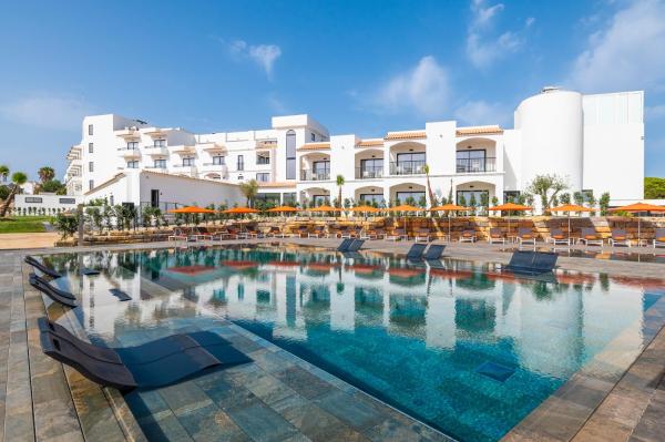 På billedet ses objektet Regency Salgados Hotel & Spa beliggende i byen Albufeira.