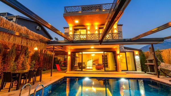 På billedet ses objektet Söğüt 1 - 4 Bedroom with jacuzzi in Fethiye beliggende i byen Fethiye.