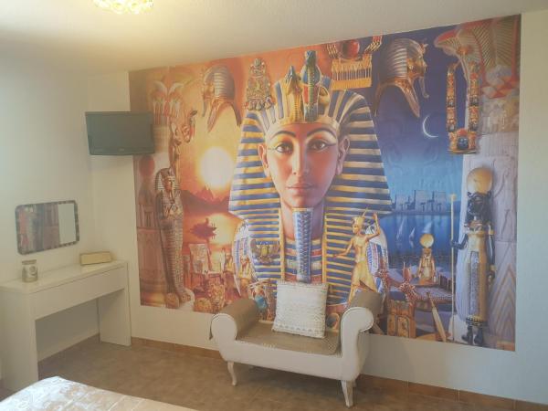 La photo montre l'objet Horus Hôtel situé dans la ville de Fréjus.