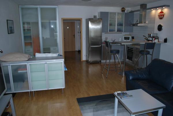 Chotěšovská Apartment with Parking Place, Prague