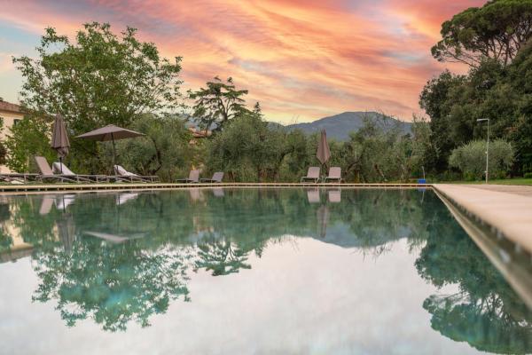 På billedet ses objektet Hotel Villa San Michele beliggende i byen Lucca.