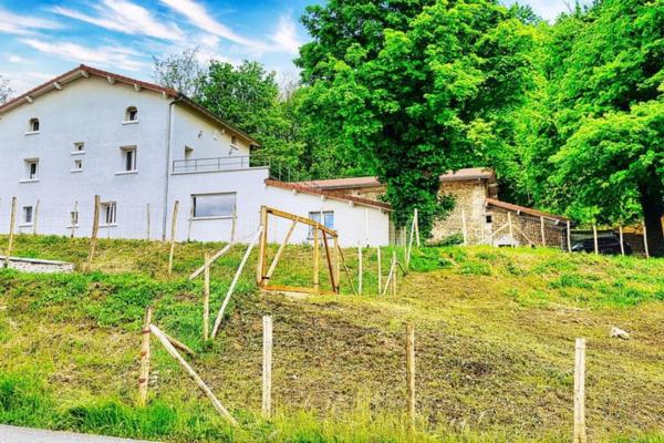 A la foto es mostra l'objecte Villa complète au calme avec vue imprenable situat a la ciutat de Beausemblant.