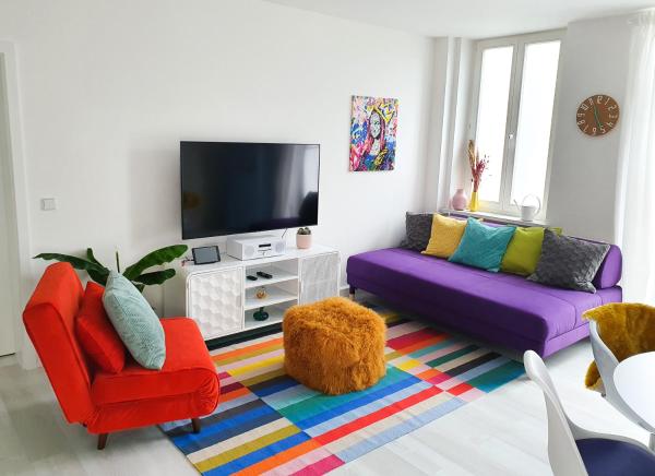 Nella foto è visibile l'oggetto PB Ferienwohnungen - FeWo 6 - Stilvoll eingerichtetes Apartment im Herzen Senftenbergs situato nella città di Senftenberg.