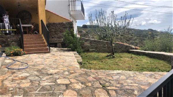 På billedet ses objektet Casa Sierra de Gredos beliggende i byen Zapardiel de la Ribera.