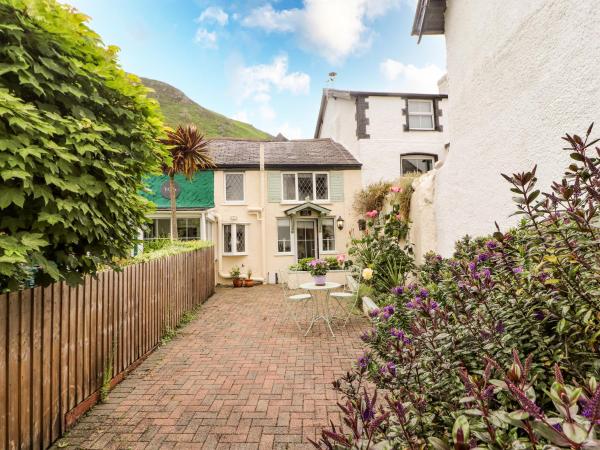 Capel Cottage - Wales