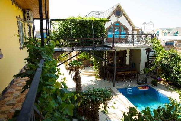 "Black Mountain" Guest House