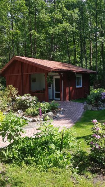 A la foto es mostra l'objecte Namelis nr 2 Adelės sodyba situat a la ciutat de Ventė.