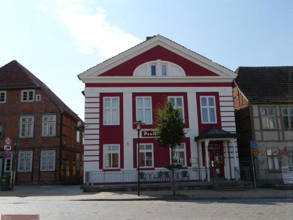 På billedet ses objektet Pension Paetau beliggende i byen Schönberg.