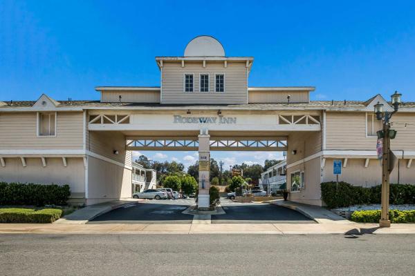 照片显示了位于Temecula市的Rodeway Inn Old Town Temecula物件。