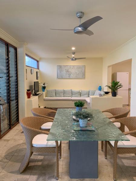 Bilde 2: Beachside 4 with private heated plunge pool