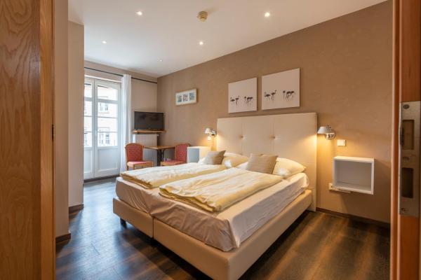 Dvoulůžkový pokoj Standard s manželskou postelí nebo oddělenými postelemi — 10 m² - Hôtel - Restaurant  Victor Hugo