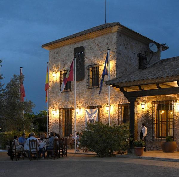 A la foto es mostra l'objecte Hotel Rural La Moragona situat a la ciutat de Sisante.