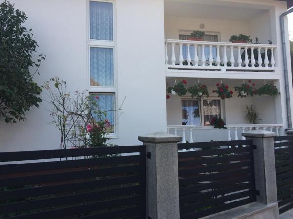 På billedet ses objektet Pensiunea Grapini beliggende i byen Rodna.