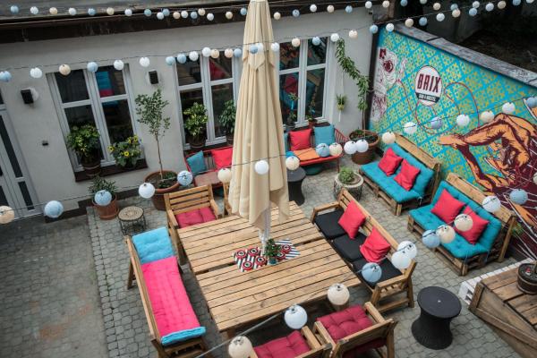 A la foto es mostra l'objecte Brix Hostel situat a la ciutat de Praga.