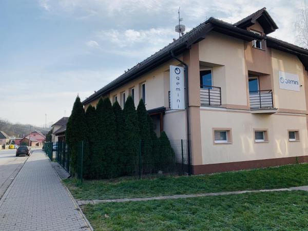 A la foto es mostra l'objecte Ubytovňa Gemini situat a la ciutat de U Križkov.