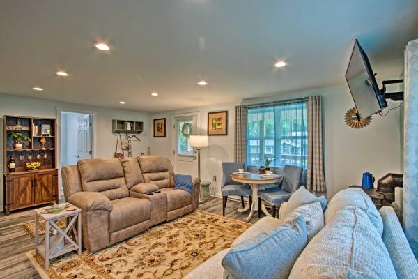 Nella foto è visibile l'oggetto 15 Mi to Camelback Resort! The Overlook Home situato nella città di Effort.