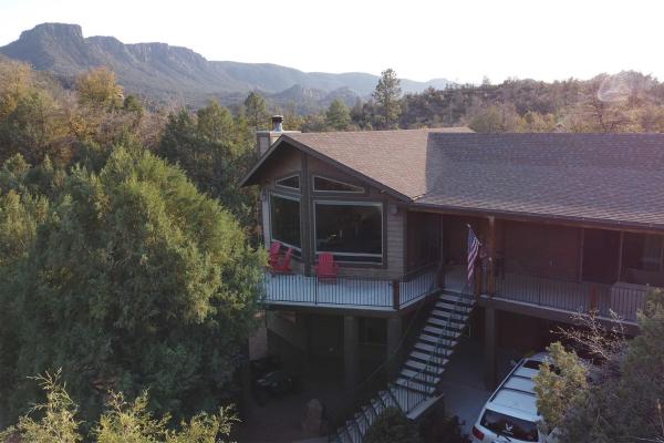 Nella foto è visibile l'oggetto 'Elkwood Lodge' Cabin w/ Hot Tub in Star Valley! situato nella città di Payson.