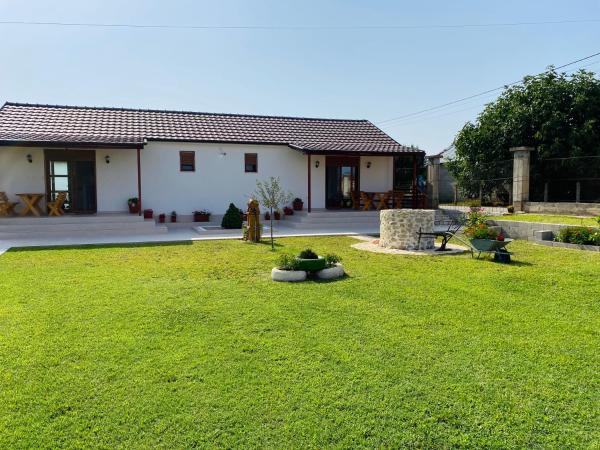 A la foto es mostra l'objecte Apartments MASIMO situat a la ciutat de Donji Štoj.