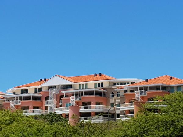 Fabulous Ocean View Apartment in Secure Resort, 5 min Walk to Beaches & Restaurants, Willemstad