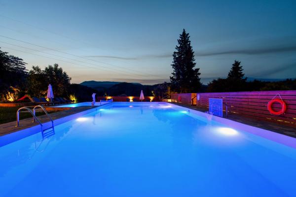 Na fotografii je vidět objekt Grand Villa Roubana nacházející se ve městě Korfu.