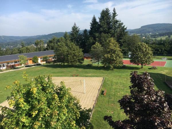 På bilden syns objektet Glynns at Club Correze som ligger i staden Le Malaurent.