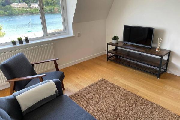 Kuva 4: Apartment with stunning views of Menai Strait.