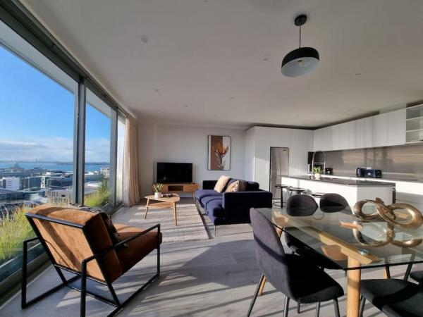Union Green Apt w Stunning Views - Free Parking, Auckland