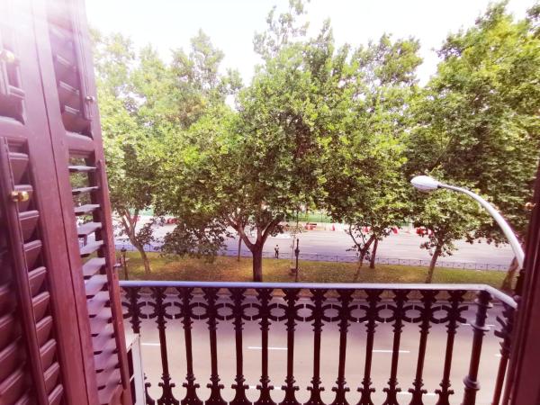 På billedet ses objektet Casa de Huespedes La Asturiana beliggende i byen Madrid.