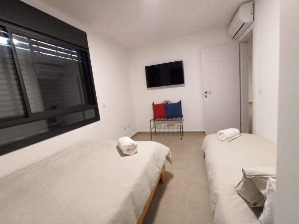 Φωτογραφία 9: Accommodation at Miss Daisy - להתארח אצל מיס דייזי