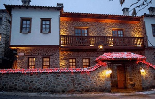 Na zdjęciu widoczny jest obiekt Nimbus Guesthouse położony w mieście Krystallopigí.