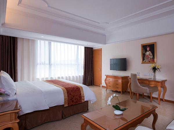 En la foto se muestra el objeto Vienna International Hotel Guangdong Yangjiang Zapo Travel Avenue ubicado en la ciudad de Lizao.