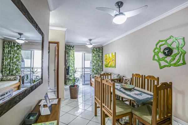 Nella foto è visibile l'oggetto Praia Grande em Ubatuba 300m do mar, 2 quartos, Ar condicionado, piscina situato nella città di Ubatuba.