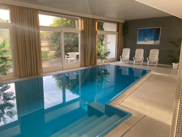 Na fotografii je vidět objekt Hotel Pension Linz nacházející se ve městě Ottersweier.